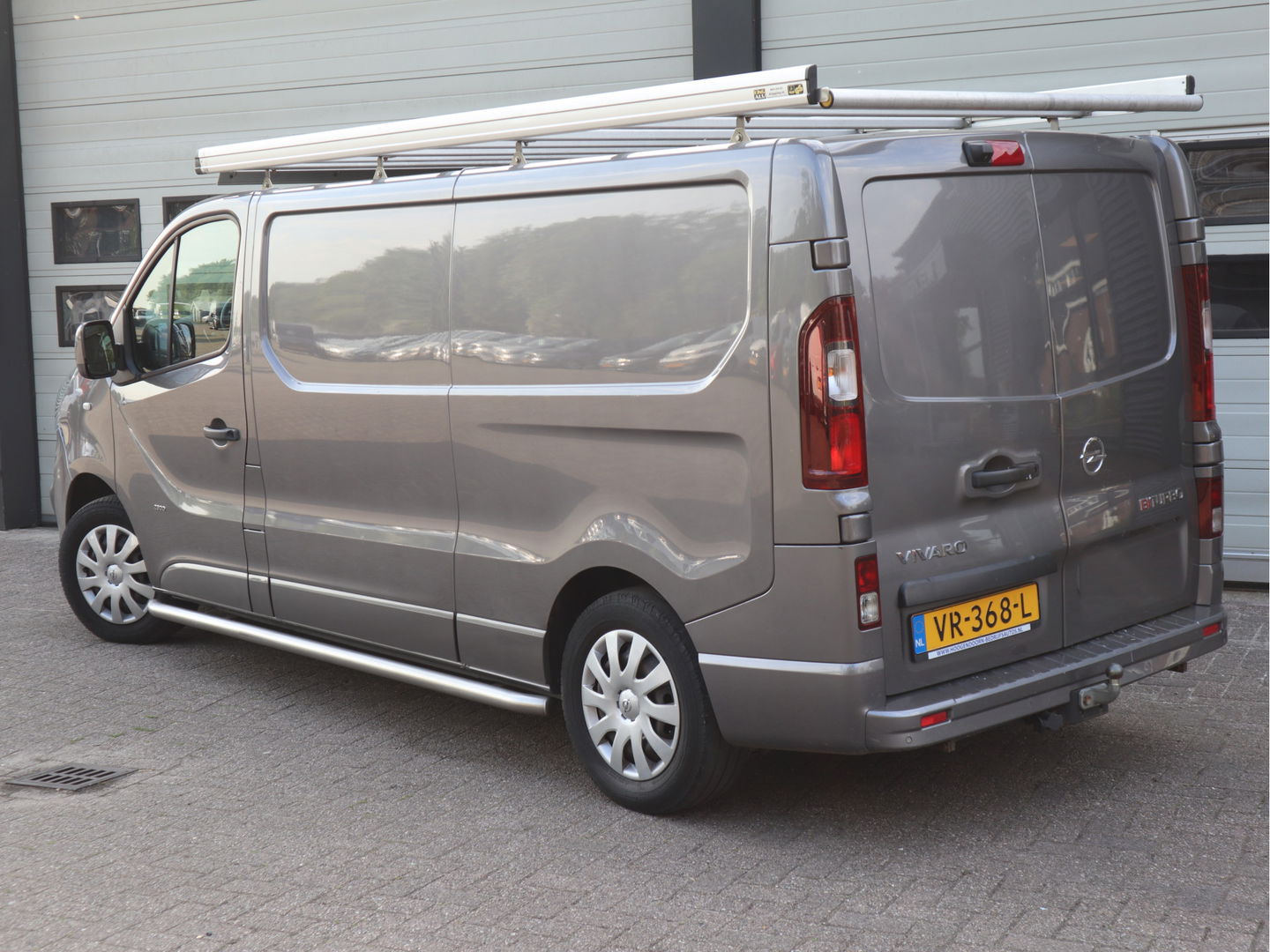Opel Vivaro 1.6 CDTI 141 pk L2 Lang - Trekhaak - Imperiaal - Camera - Clima
