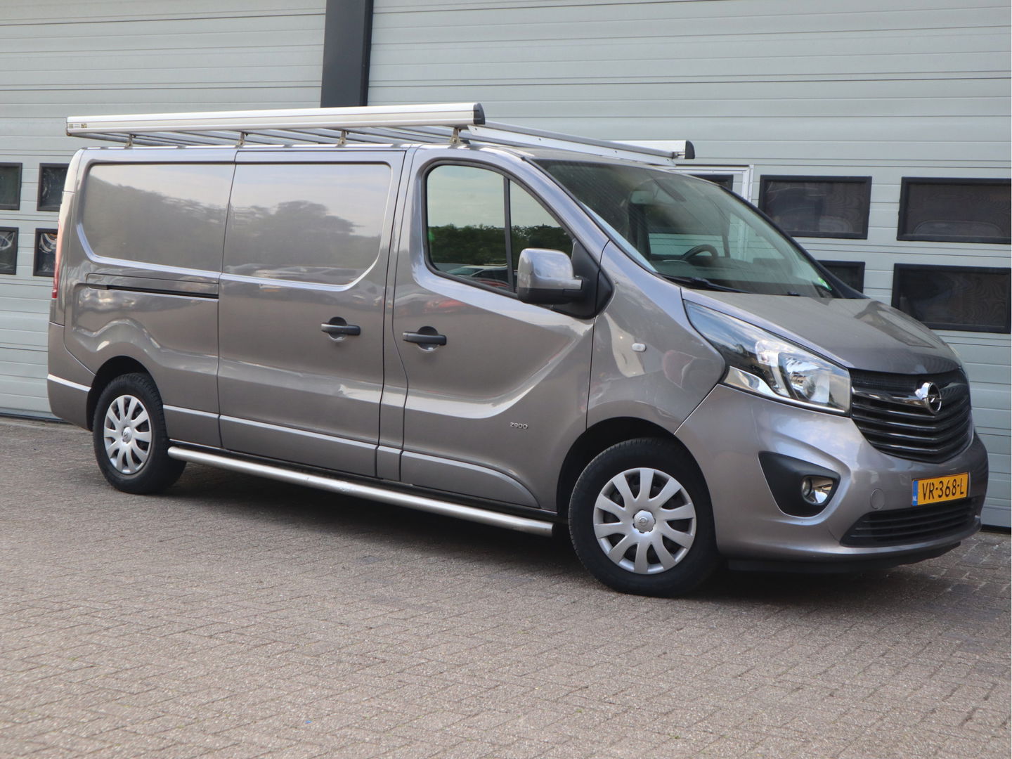 Opel Vivaro 1.6 CDTI 141 pk L2 Lang - Trekhaak - Imperiaal - Camera - Clima