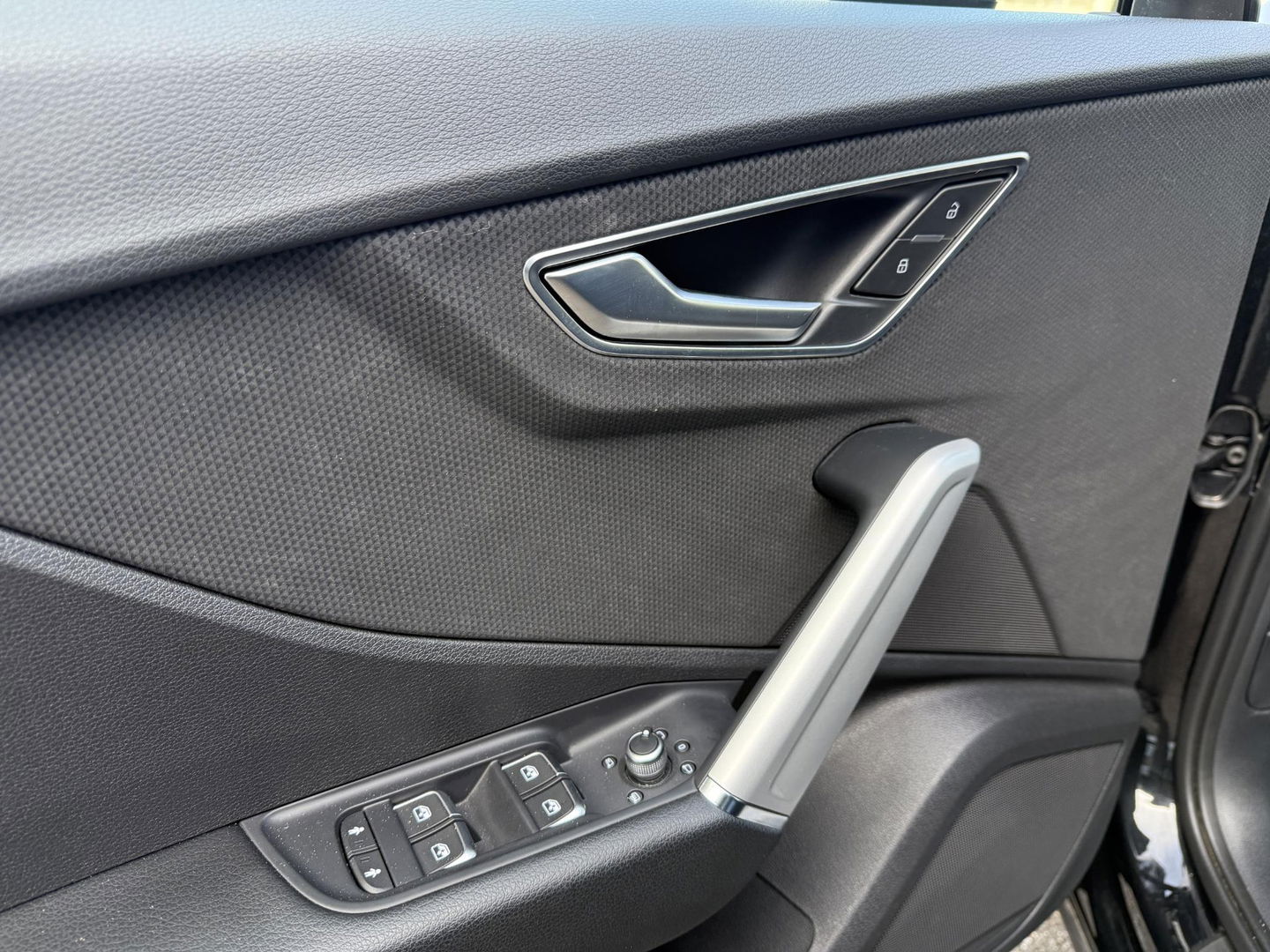 Audi Q2 35 TFSI S-line Edition CarPlay l stoel verwarming l rijklaarprijs
