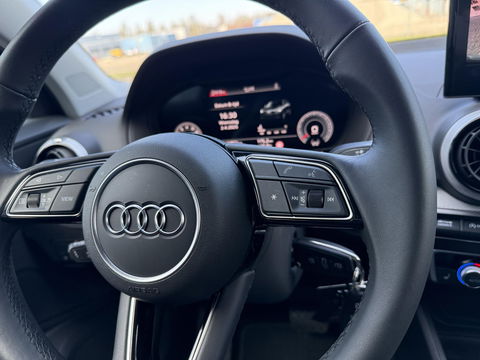 Audi Q2 35 TFSI S-line Edition CarPlay l stoel verwarming l rijklaarprijs