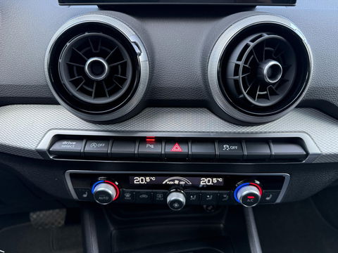 Audi Q2 35 TFSI S-line Edition CarPlay l stoel verwarming l rijklaarprijs
