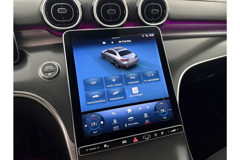 Mercedes-Benz C-Klasse 180 AMG Luxury Line 170PK Sfeerverl. Camera Carplay LED Trekhaak Burmester Clima Cruise Navi Virtual 18"LMV PDC