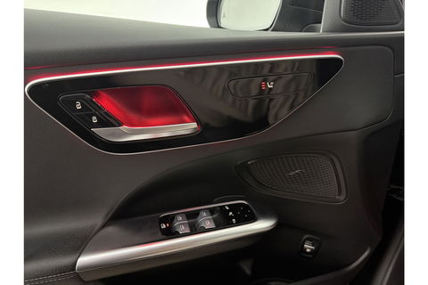 Mercedes-Benz C-Klasse 180 AMG Luxury Line 170PK Sfeerverl. Camera Carplay LED Trekhaak Burmester Clima Cruise Navi Virtual 18"LMV PDC