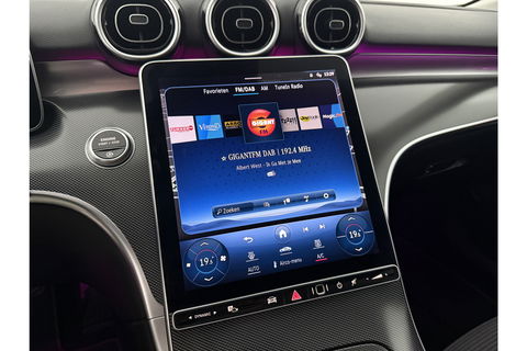 Mercedes-Benz C-Klasse 180 AMG Luxury Line 170PK Sfeerverl. Camera Carplay LED Trekhaak Burmester Clima Cruise Navi Virtual 18"LMV PDC