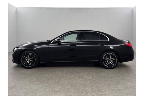 Mercedes-Benz C-Klasse 180 AMG Luxury Line 170PK Sfeerverl. Camera Carplay LED Trekhaak Burmester Clima Cruise Navi Virtual 18"LMV PDC