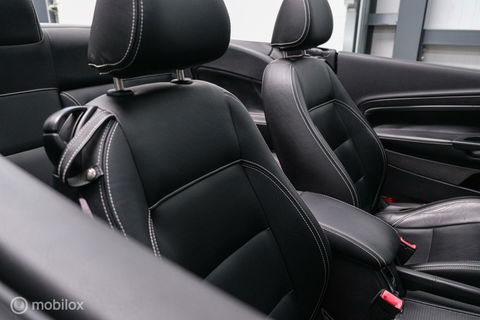 Volkswagen Eos 1.4 TSI Highline | Leder | Glazen schuifdak | Stoelverwarming | Navigatie | PDC | NL auto NAP | Cruise | Clima |