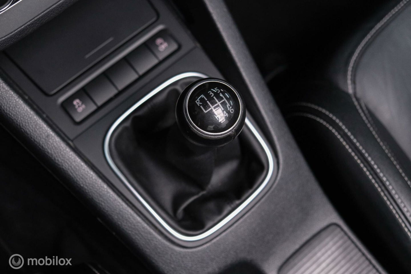 Volkswagen Eos 1.4 TSI Highline | Leder | Glazen schuifdak | Stoelverwarming | Navigatie | PDC | NL auto NAP | Cruise | Clima |