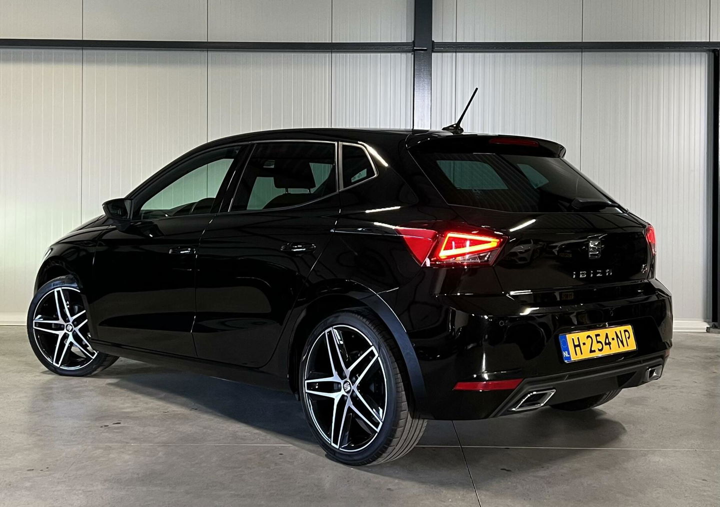 SEAT Ibiza 1.0 TSI FR Clima Camera Sfeer PDC LED Carplay NAP