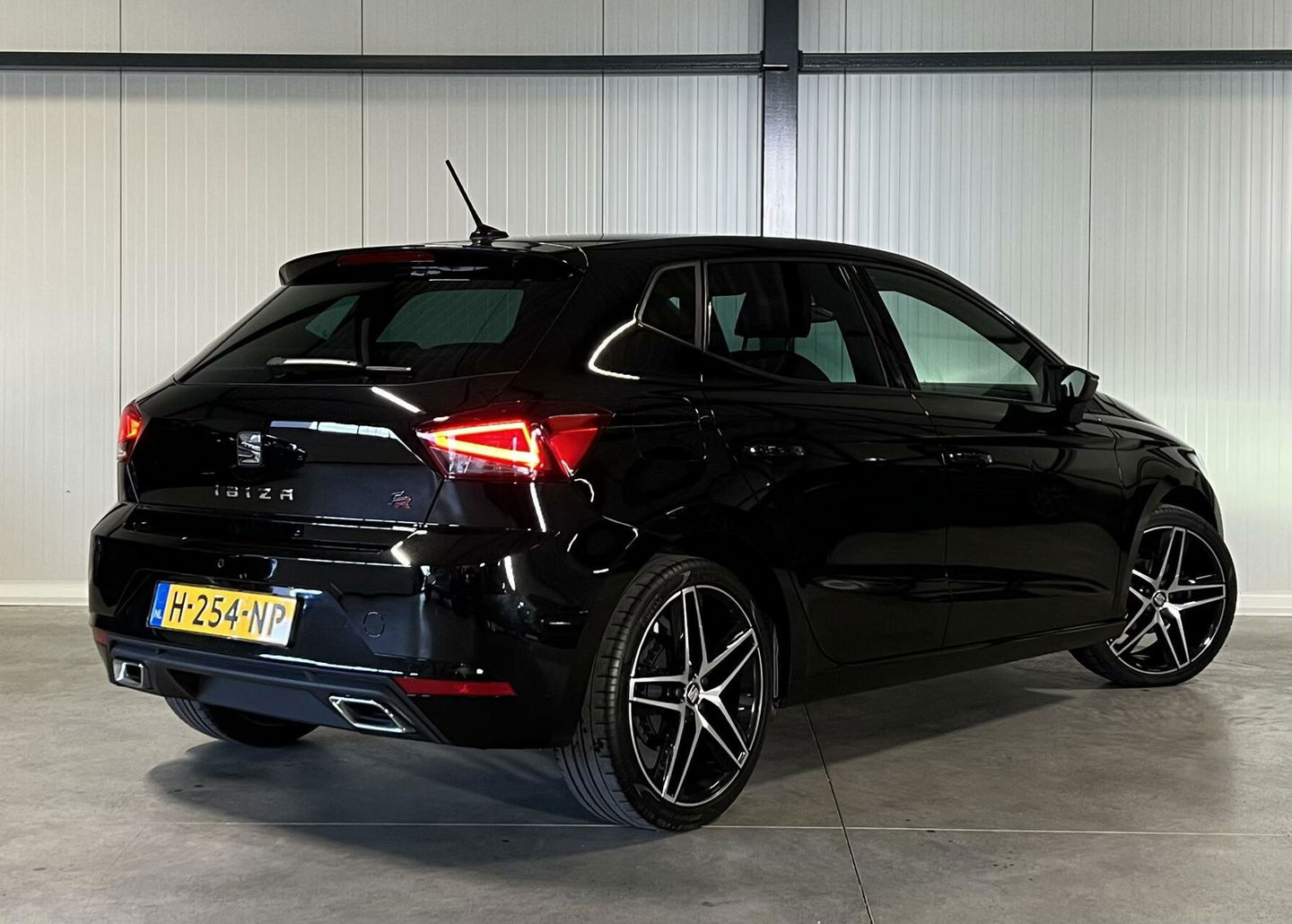 SEAT Ibiza 1.0 TSI FR Clima Camera Sfeer PDC LED Carplay NAP