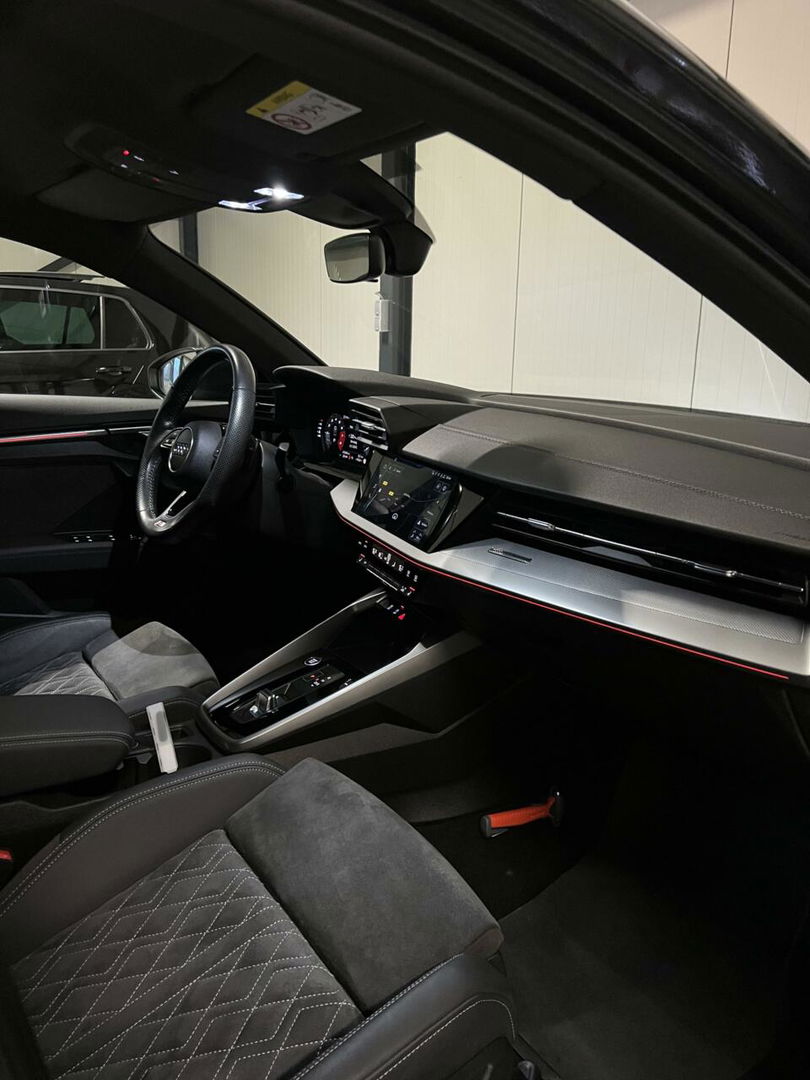 Audi A3 Limousine 35 TFSI S-line edition one Virtual Sfeer