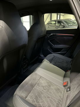 Audi A3 Limousine 35 TFSI S-line edition one Virtual Sfeer