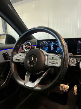 Mercedes-Benz A-Klasse 180 AMG Pano Sfeer Camera Night pakket