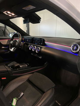 Mercedes-Benz A-Klasse 180 AMG Pano Sfeer Camera Night pakket