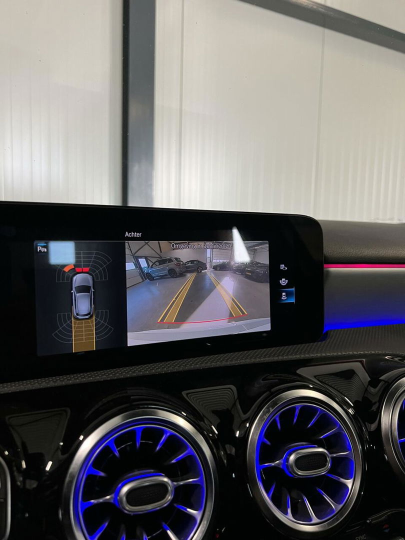 Mercedes-Benz A-Klasse 180 AMG Pano Sfeer Camera Night pakket