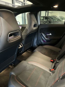 Mercedes-Benz A-Klasse 180 AMG Pano Sfeer Camera Night pakket