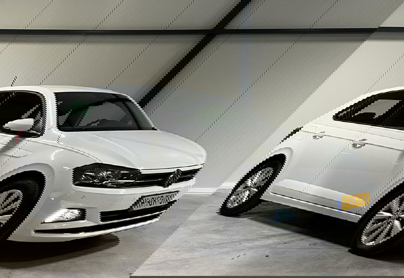 Volkswagen Polo 1.0 TSI Highline Clima Carplay PDC Sfeer NAP