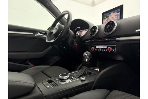 Audi A3 35 TFSI S Line 150PK Pano LED Carplay Cruise Clima Virtual Navi PDC 18''LMV
