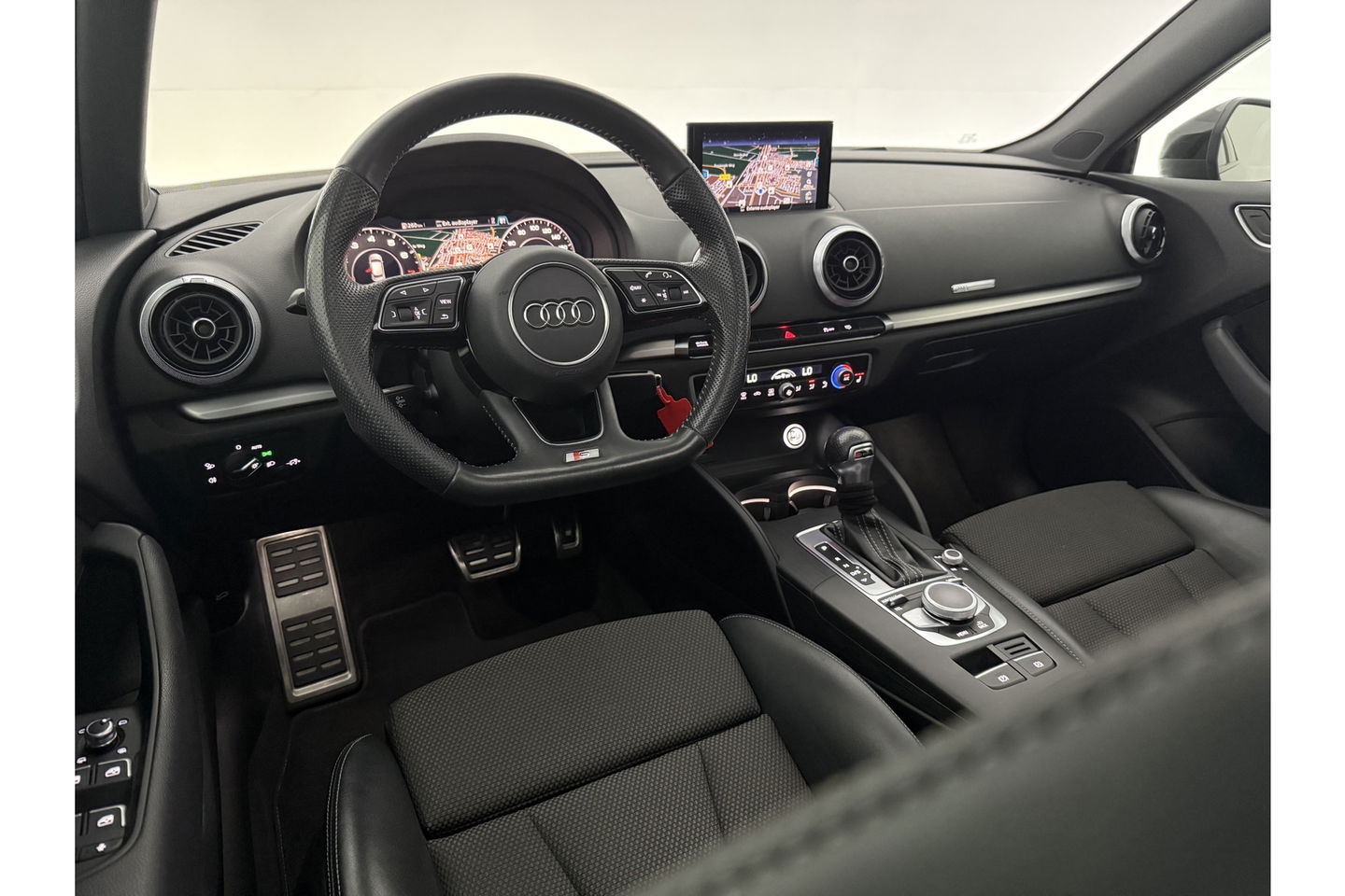 Audi A3 35 TFSI S Line 150PK Pano LED Carplay Cruise Clima Virtual Navi PDC 18''LMV