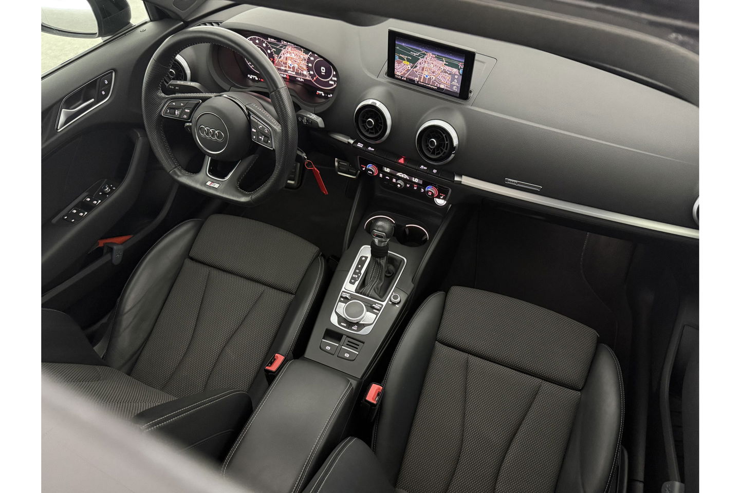 Audi A3 35 TFSI S Line 150PK Pano LED Carplay Cruise Clima Virtual Navi PDC 18''LMV