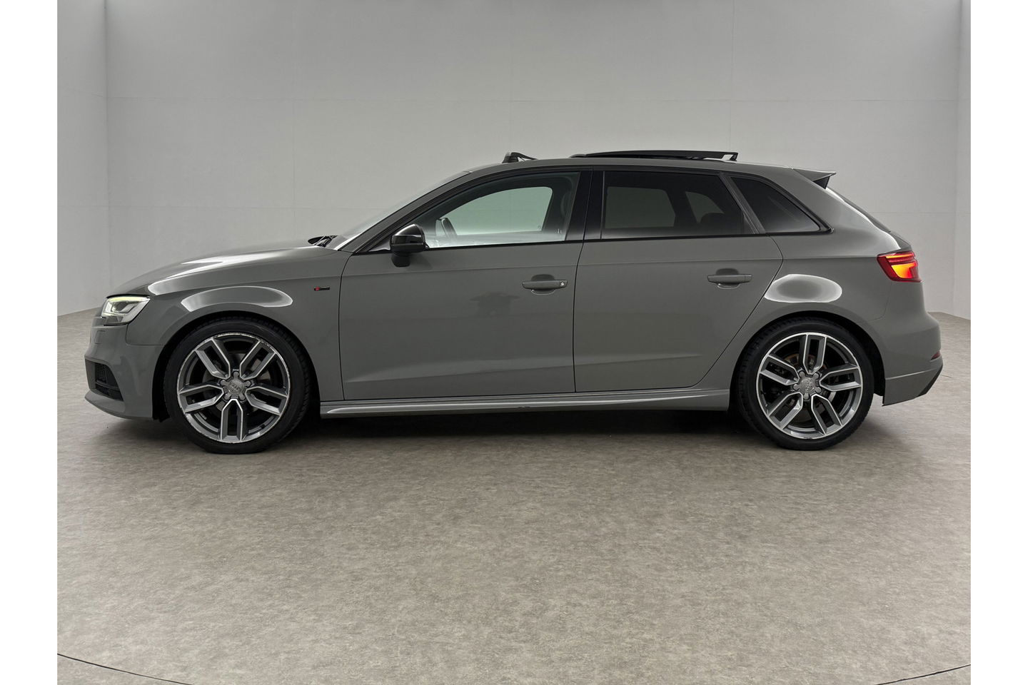 Audi A3 35 TFSI S Line 150PK Pano LED Carplay Cruise Clima Virtual Navi PDC 18''LMV