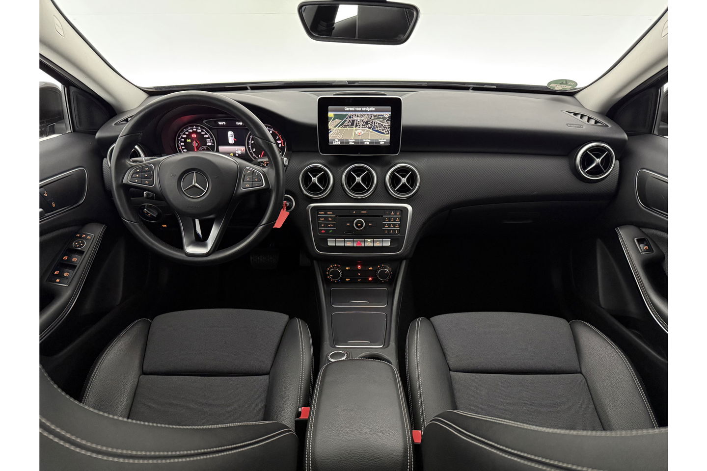 Mercedes-Benz A-Klasse Ambition Airco Cruise LED Navigatie PDC 16"LMV