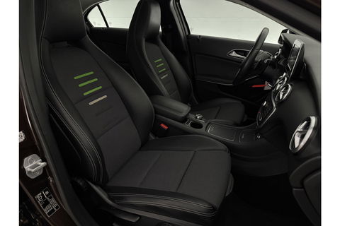 Mercedes-Benz A-Klasse Ambition Airco Cruise LED Navigatie PDC 16"LMV