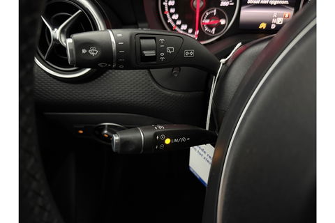 Mercedes-Benz A-Klasse Ambition Airco Cruise LED Navigatie PDC 16"LMV