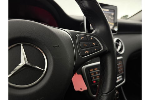 Mercedes-Benz A-Klasse Ambition Airco Cruise LED Navigatie PDC 16"LMV
