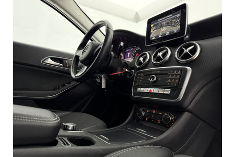Mercedes-Benz A-Klasse Ambition Airco Cruise LED Navigatie PDC 16"LMV