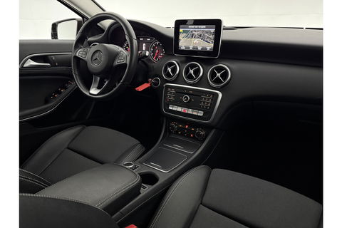 Mercedes-Benz A-Klasse Ambition Airco Cruise LED Navigatie PDC 16"LMV