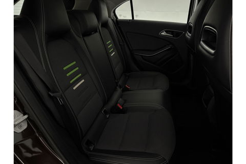 Mercedes-Benz A-Klasse Ambition Airco Cruise LED Navigatie PDC 16"LMV
