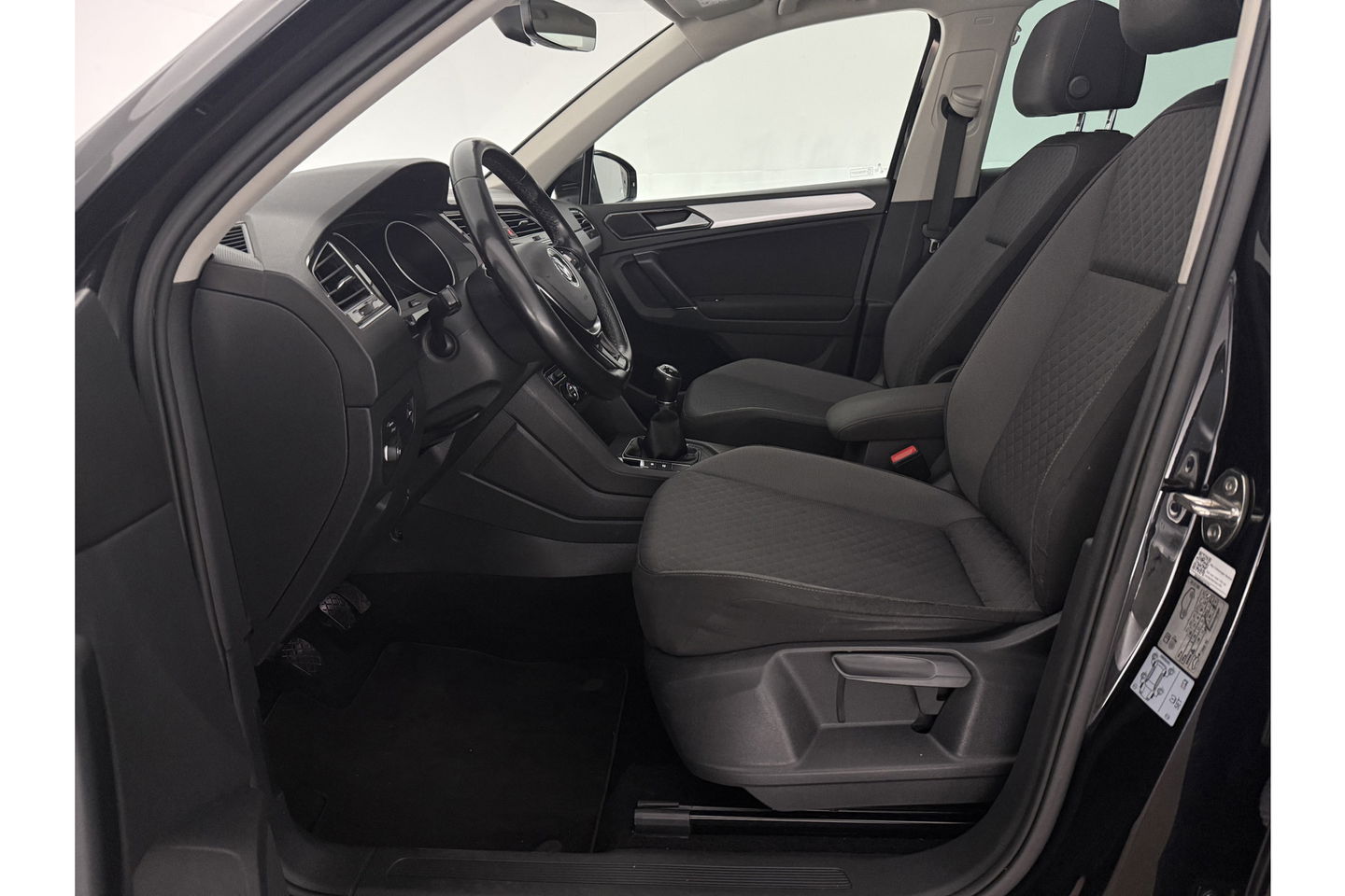 Volkswagen Tiguan 1.4 TSI Pano LED Camera Carplay Adaptive-Cruise Clima Navi PDC 17"LMV