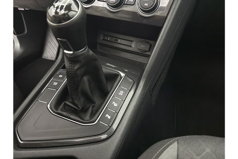 Volkswagen Tiguan 1.4 TSI Pano LED Camera Carplay Adaptive-Cruise Clima Navi PDC 17"LMV