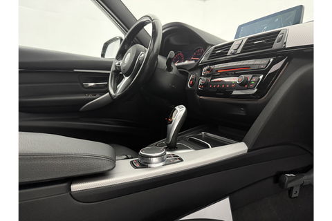BMW 3 Serie 318i M Sport Pano LED Camera Clima Cruise Navi Head-up Display Leder PDC 18"LMV