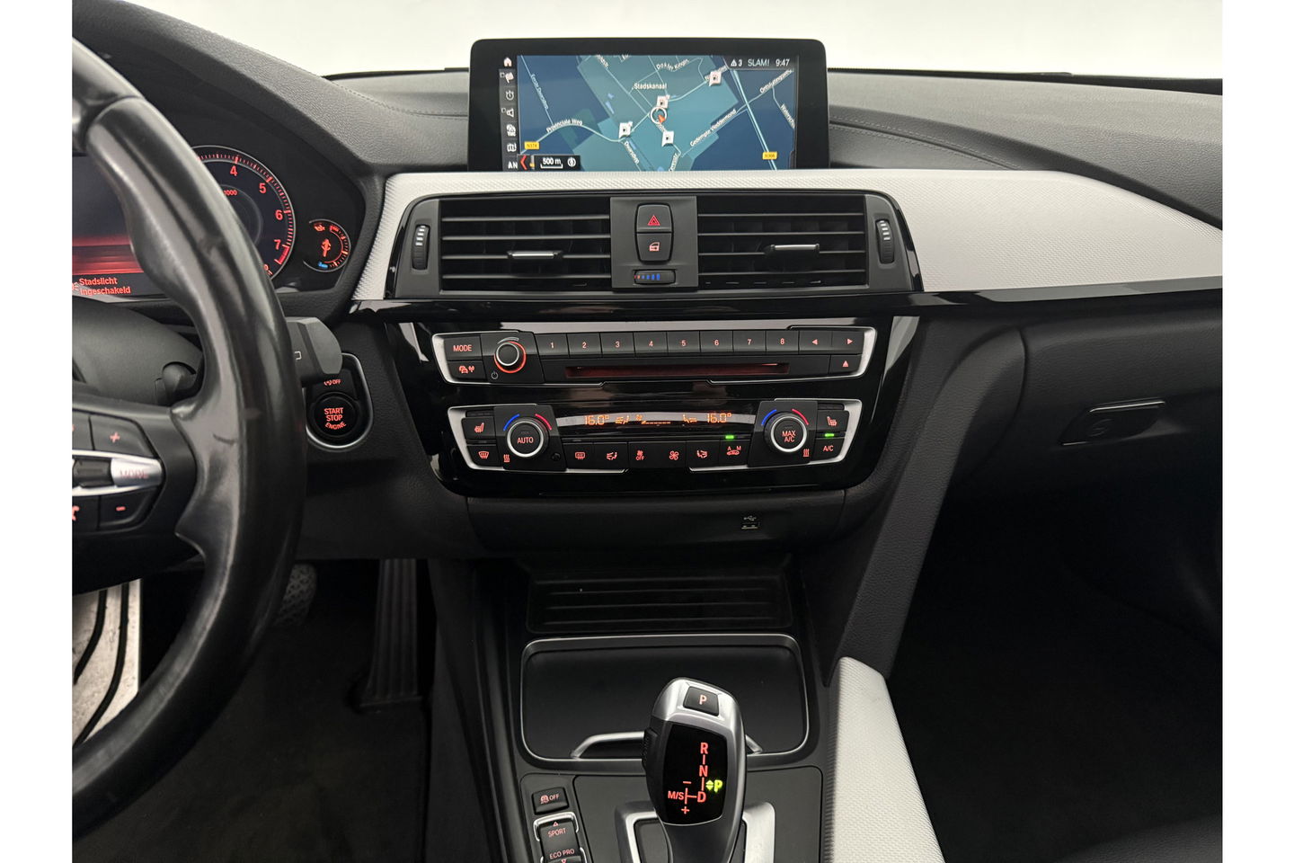 BMW 3 Serie 318i M Sport Pano LED Camera Clima Cruise Navi Head-up Display Leder PDC 18"LMV