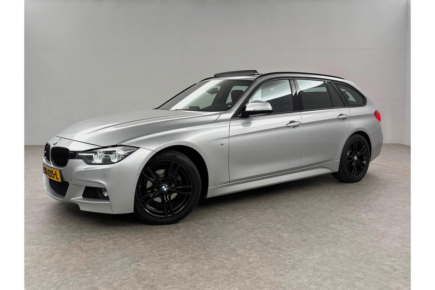 BMW 3 Serie 318i M Sport Pano LED Camera Clima Cruise Navi Head-up Display Leder PDC 18"LMV