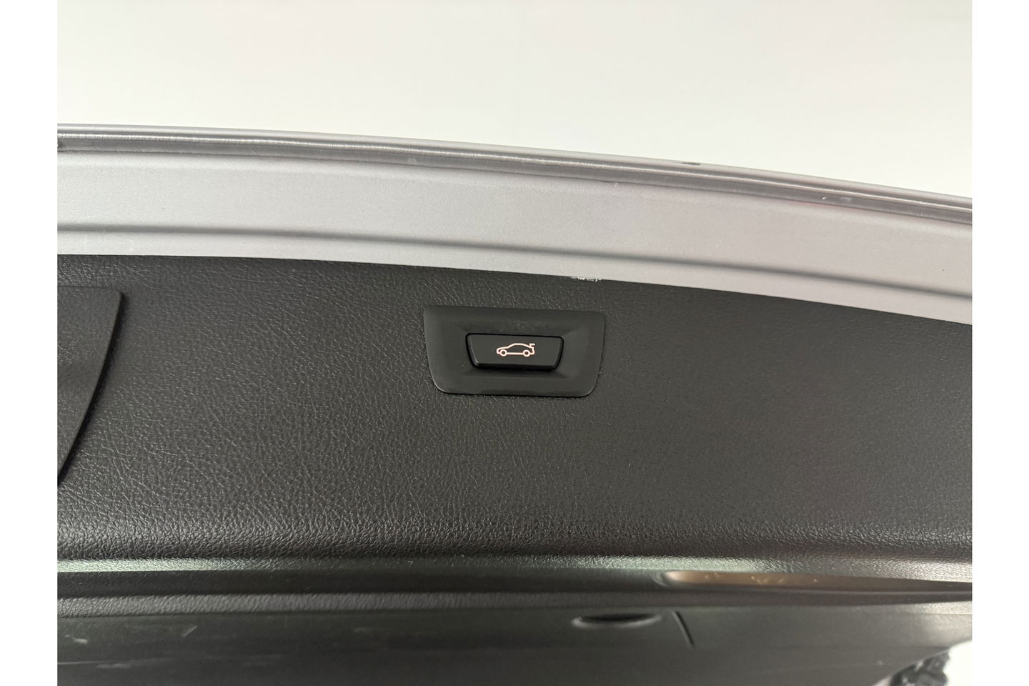 BMW 3 Serie 318i M Sport Pano LED Camera Clima Cruise Navi Head-up Display Leder PDC 18"LMV