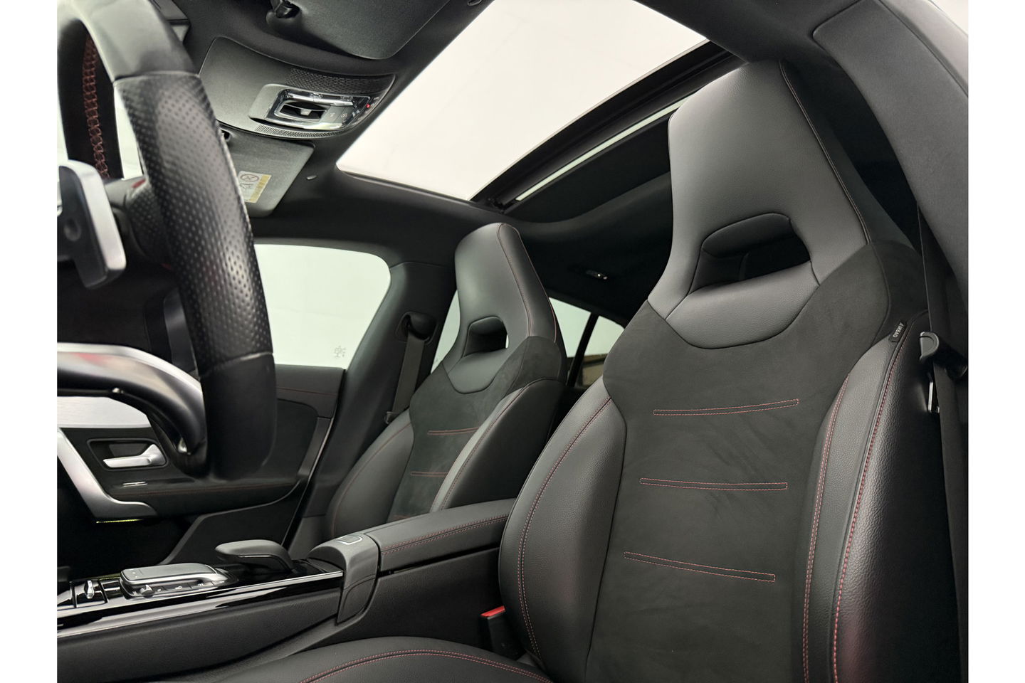 Mercedes-Benz CLA-Klasse 180 AMG Pano Sfeer LED Virtual Camera Clima Carplay Cruise Navi 18"LMV PDC Stoelverw.