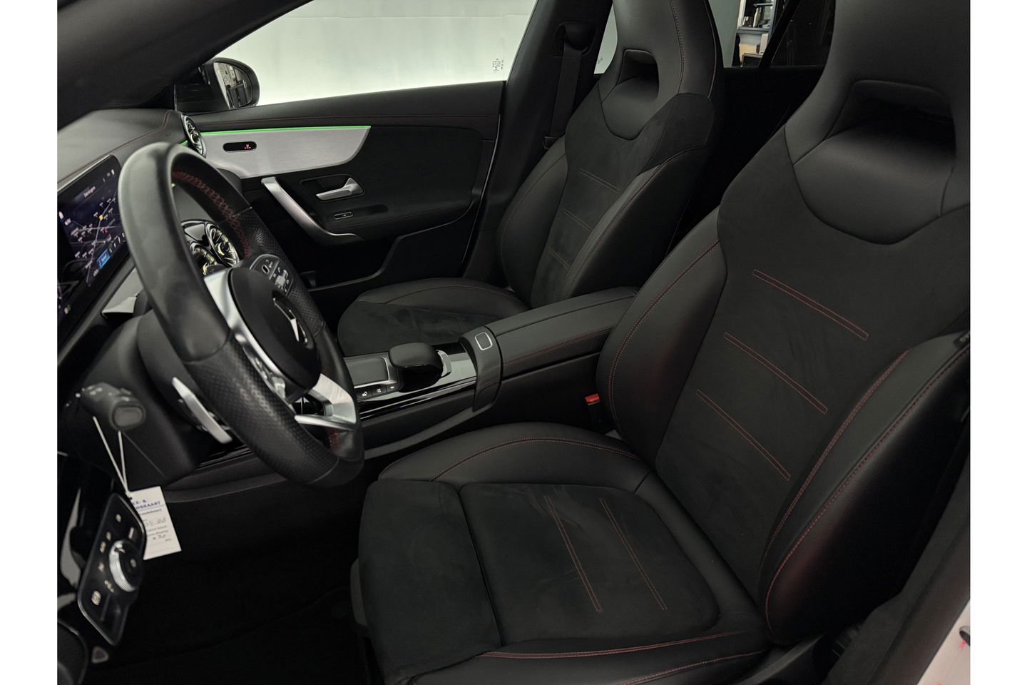 Mercedes-Benz CLA-Klasse 180 AMG Pano Sfeer LED Virtual Camera Clima Carplay Cruise Navi 18"LMV PDC Stoelverw.