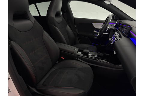 Mercedes-Benz CLA-Klasse 180 AMG Pano Sfeer LED Virtual Camera Clima Carplay Cruise Navi 18"LMV PDC Stoelverw.