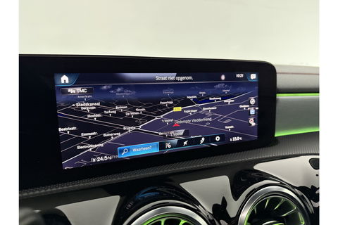 Mercedes-Benz CLA-Klasse 180 AMG Pano Sfeer LED Virtual Camera Clima Carplay Cruise Navi 18"LMV PDC Stoelverw.