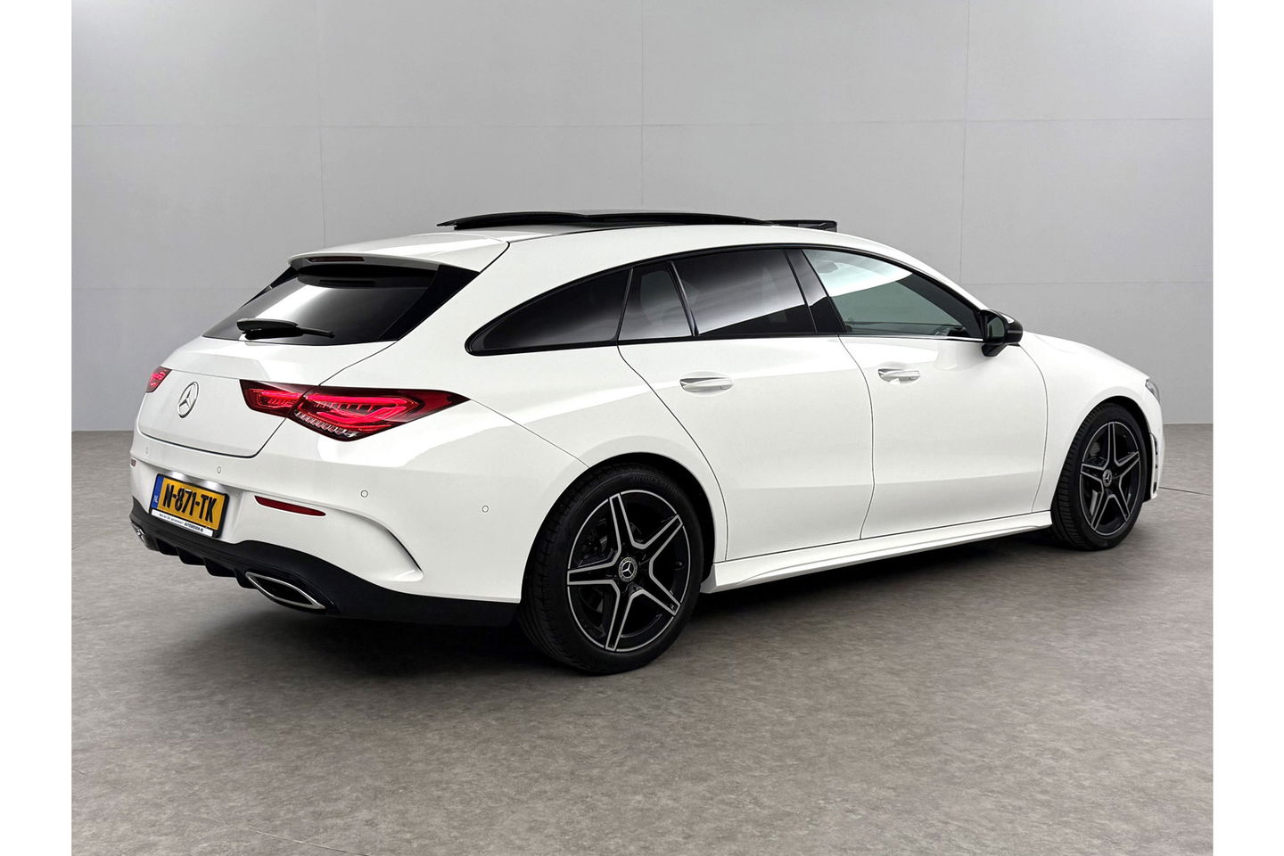 Mercedes-Benz CLA-Klasse 180 AMG Pano Sfeer LED Virtual Camera Clima Carplay Cruise Navi 18"LMV PDC Stoelverw.