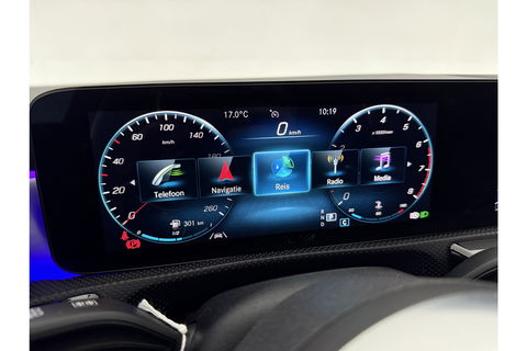 Mercedes-Benz CLA-Klasse 180 AMG Pano Sfeer LED Virtual Camera Clima Carplay Cruise Navi 18"LMV PDC Stoelverw.