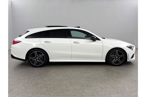 Mercedes-Benz CLA-Klasse 180 AMG Pano Sfeer LED Virtual Camera Clima Carplay Cruise Navi 18"LMV PDC Stoelverw.