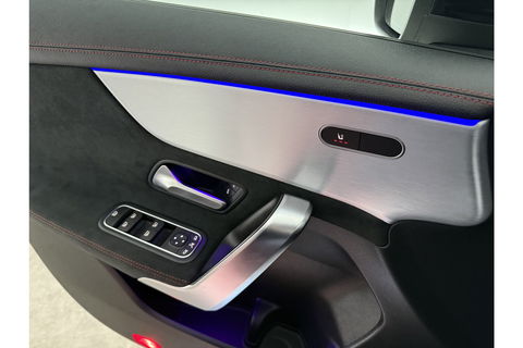 Mercedes-Benz CLA-Klasse 180 AMG Pano Sfeer LED Virtual Camera Clima Carplay Cruise Navi 18"LMV PDC Stoelverw.