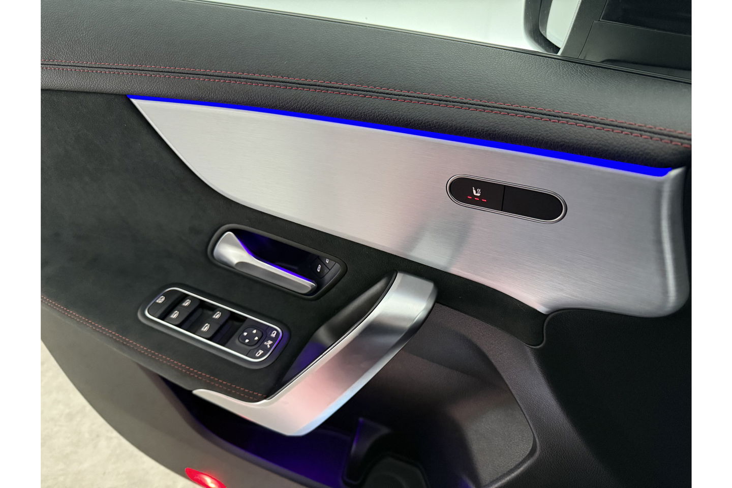 Mercedes-Benz CLA-Klasse 180 AMG Pano Sfeer LED Virtual Camera Clima Carplay Cruise Navi 18"LMV PDC Stoelverw.