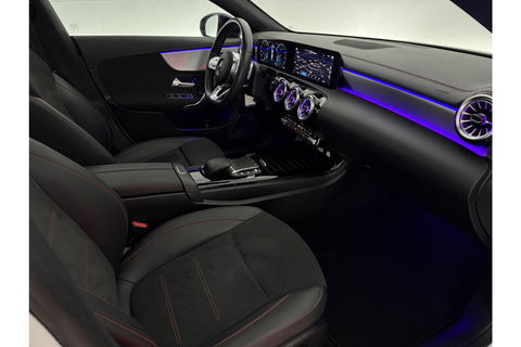 Mercedes-Benz CLA-Klasse 180 AMG Pano Sfeer LED Virtual Camera Clima Carplay Cruise Navi 18"LMV PDC Stoelverw.