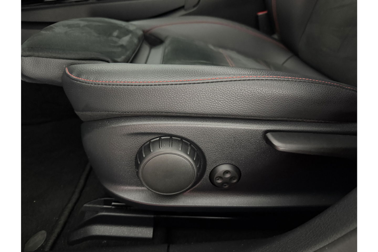 Mercedes-Benz CLA-Klasse 180 AMG Pano Sfeer LED Virtual Camera Clima Carplay Cruise Navi 18"LMV PDC Stoelverw.