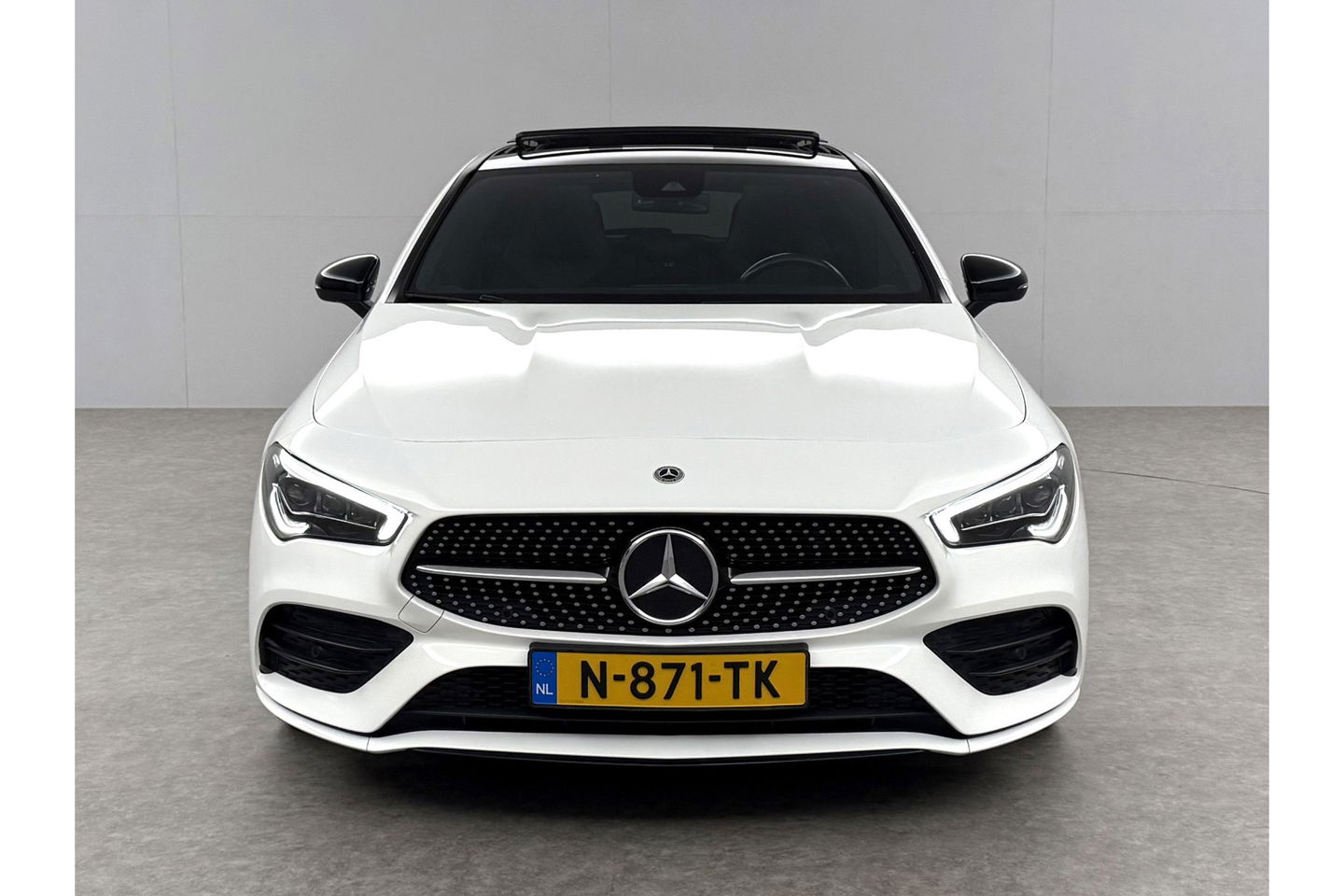 Mercedes-Benz CLA-Klasse 180 AMG Pano Sfeer LED Virtual Camera Clima Carplay Cruise Navi 18"LMV PDC Stoelverw.
