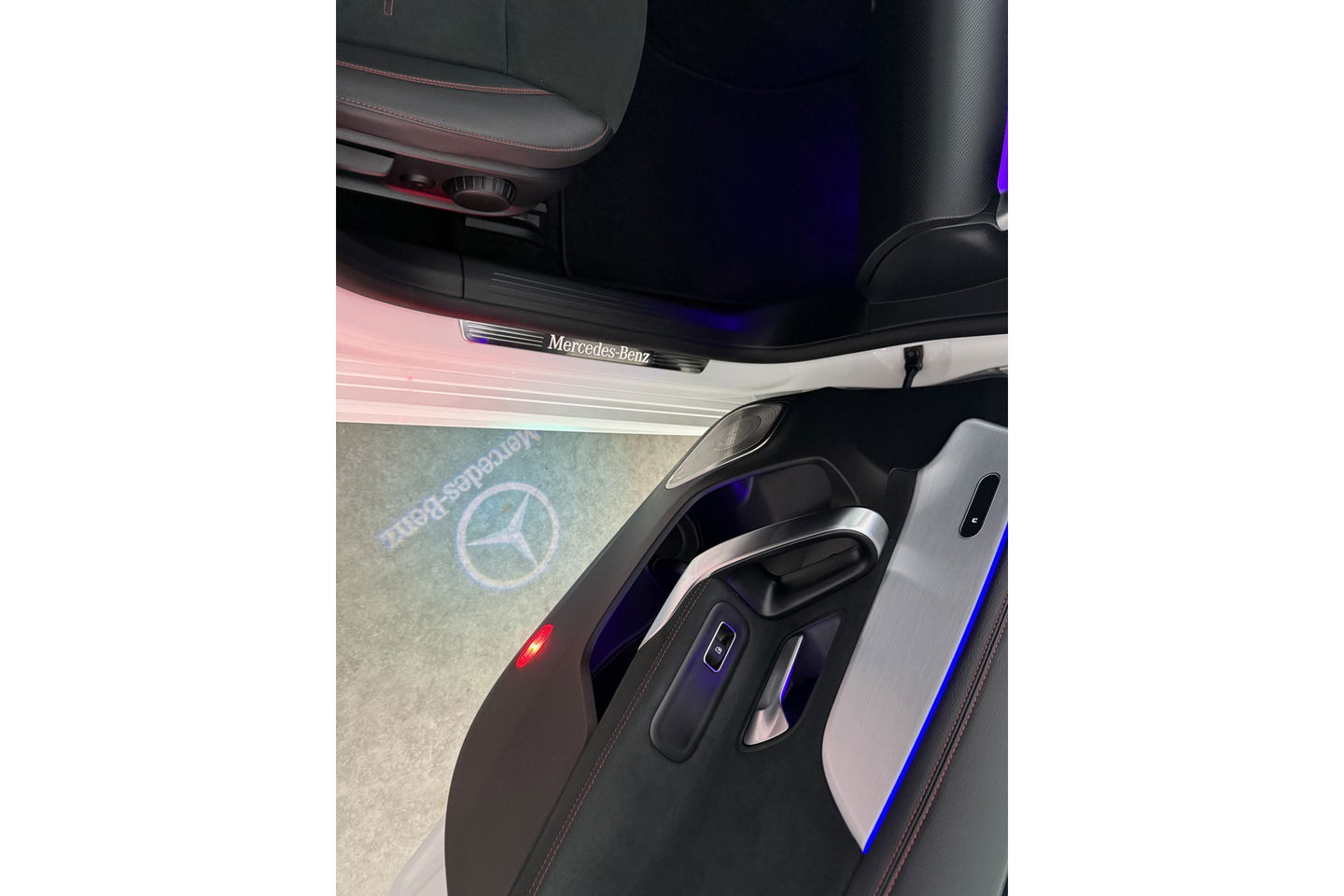 Mercedes-Benz CLA-Klasse 180 AMG Pano Sfeer LED Virtual Camera Clima Carplay Cruise Navi 18"LMV PDC Stoelverw.